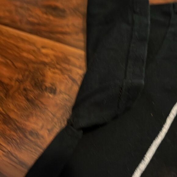 Taylor Swift Black Distressed Graphic Red Shirt - Picture 8 of 9